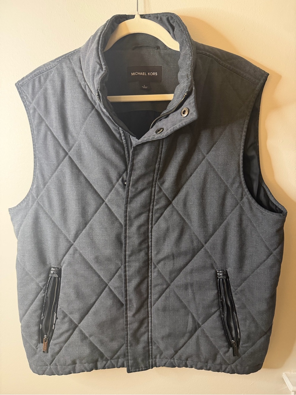 Michael Kors Men’s L Gray Quilted Travel Engineer Vest Full Zip.